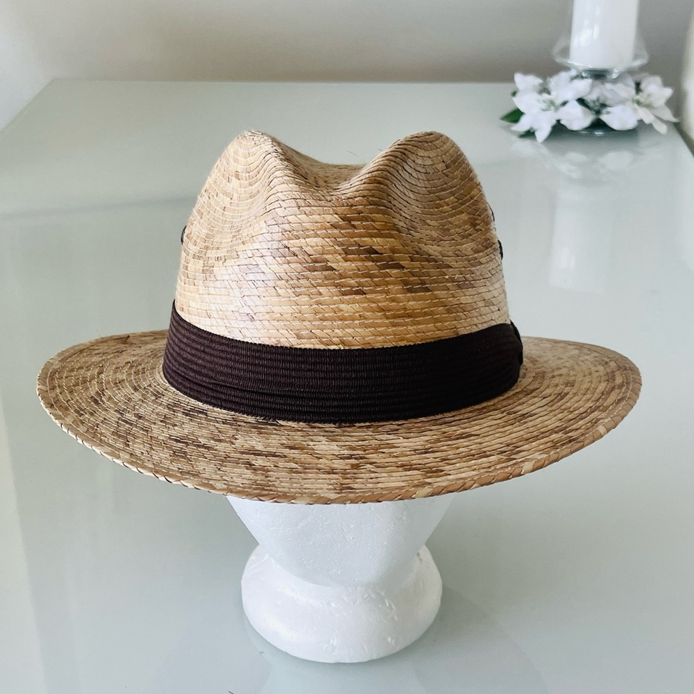 Stunning, well made straw hat